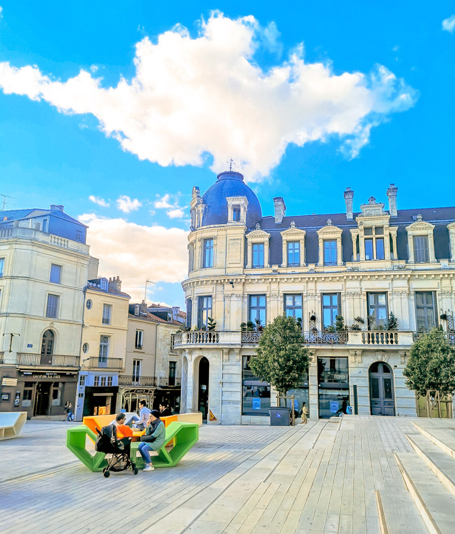 la plaza de ayuntamiento de Poitiers